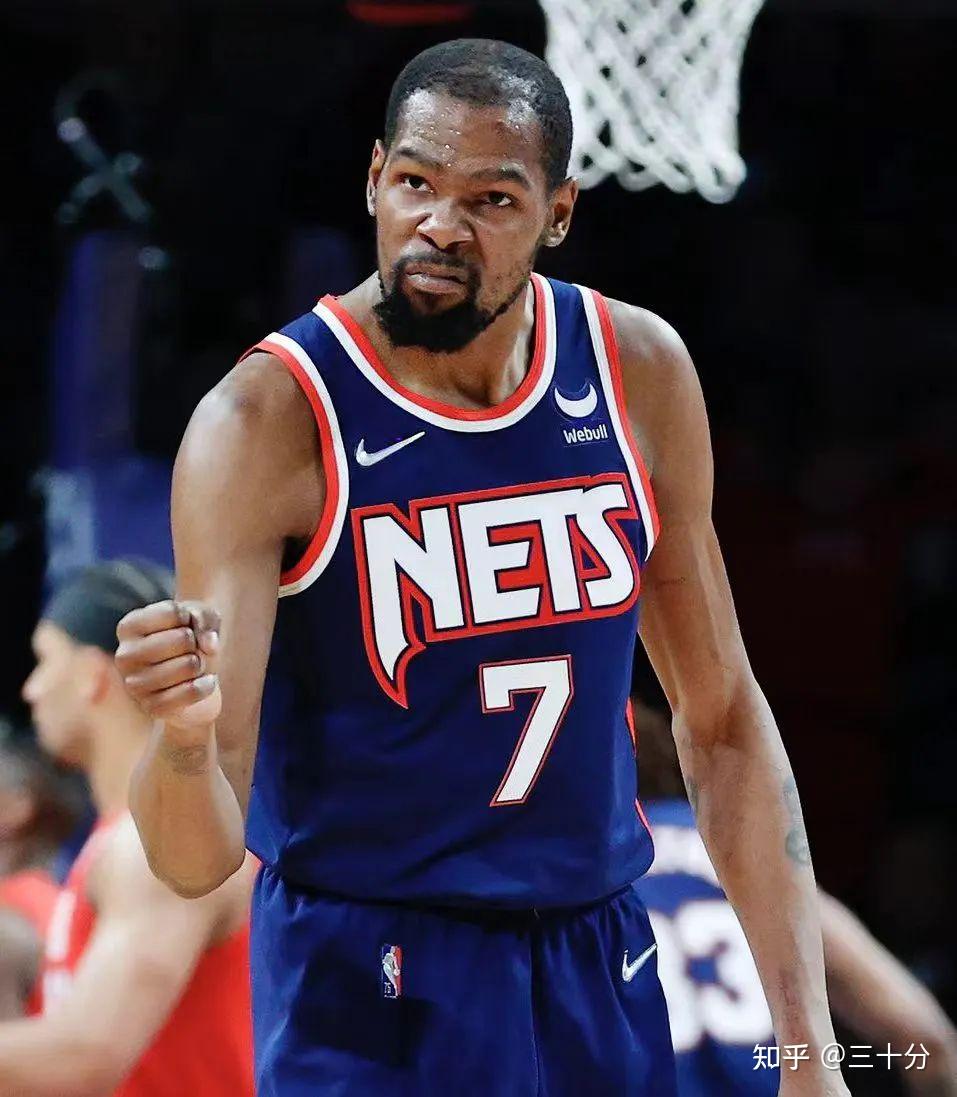 NBA巨星加盟刷新薪资榜，勇士队面临新赛季挑战与竞争升级
